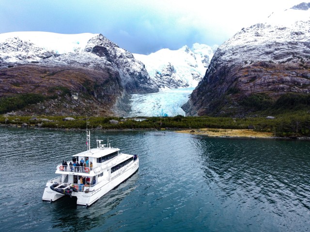 Visit Navigation Mountain fjords in Patagonia cilena