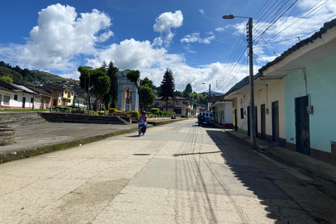 From Popayan: Indigenous Farmers Market in Silvia From Popayan: Indigenous Farmers Market Tour (Bilingual)