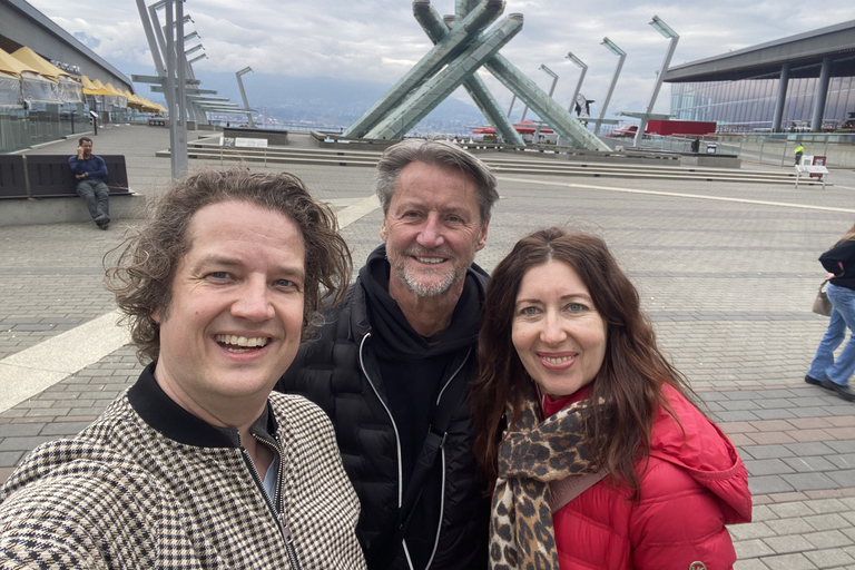 Vancouver: Coal Harbour and Historic Gastown Walking Tour
