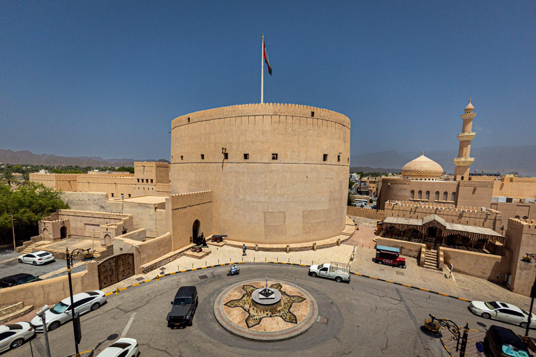 Muscat: Dagsutflykt till Nizwa Souq, Fort &amp; Jabel Akhdar + lunch