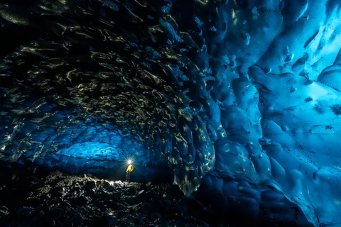 Jökulsárlón: Naturlig blå isgrotta med en glaciärguide