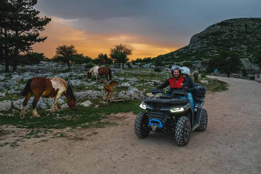 Makarska: Quad-Tour auf dem Biokovo mit Eintritt zum Skywalk. Foto: GetYourGuide Makarska: Quad-Tour auf dem Biokovo mit Eintritt zum Skywalk. Foto: GetYourGuide