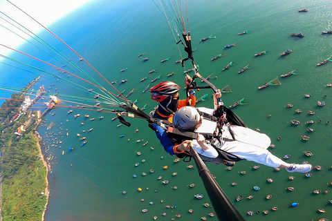 Volar en parapente y ver Da Nang desde arriba es maravilloso