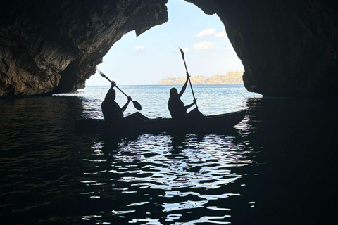 JAVEA-PLAYA GRANADELLA: KAYAKING EXCURSIONS THROUGH THE CALAS DE LA GRANADELLA