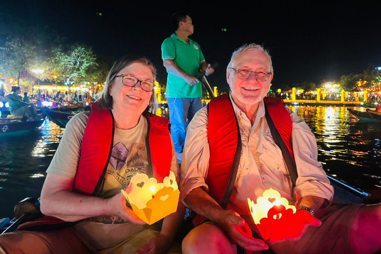 Hoi An/Da Nang: Private Lantern Boat With Release Lantern Hoi An/Da Nang: Private Lantern Boat With Realese Lantern