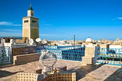 Guided tour of the Medina of Tunis & Tunisian street food tasting