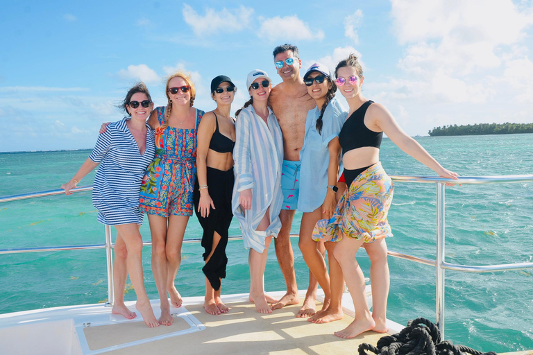 PuntaCana: Private Luxury Family BoatCruise with snorkelling