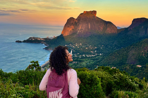 Dawn at Morro Dois Irmãos Sunrise at Morro Dois Irmãos