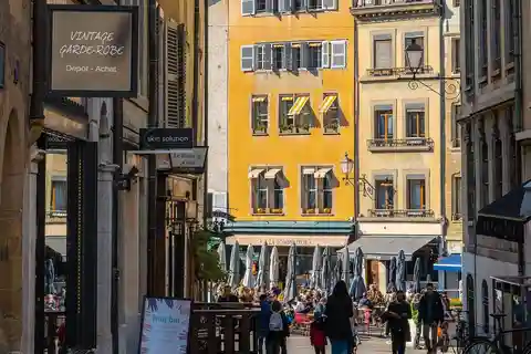 Geneva: City Highlights Walking Tour with a Private Guide