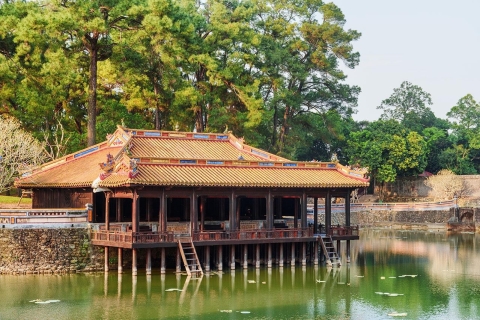 Desde Hanoi: excursión de un día a la bahía de Ha Long y la isla Titop