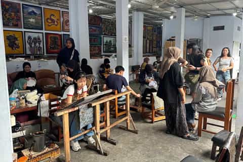 Borobudur VIP Sunrise Experience & Batik Making Class - Image 3