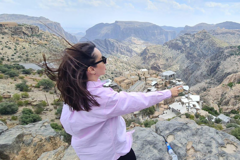 Muscat: 3-Day Oman Highlights Tour – Beach, Desert, Mountain
