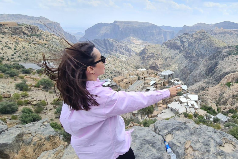 Muscat: 3-Day Oman Highlights Tour – Beach, Desert, Mountain