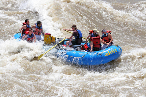 Rafting no Rio Colorado: Meio dia de manhã em Fisher TowersRafting no Rio Colorado: meio dia de manhã nas Fisher Towers