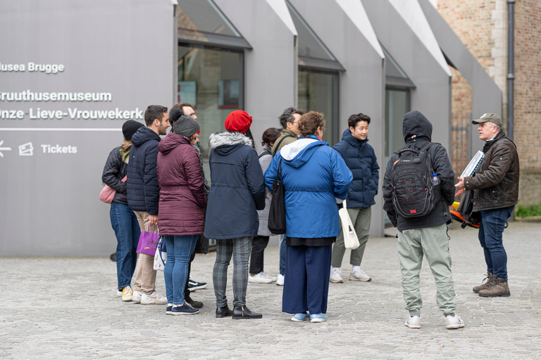 Caminhada histórica em Bruges com guia local. Praliné incluso