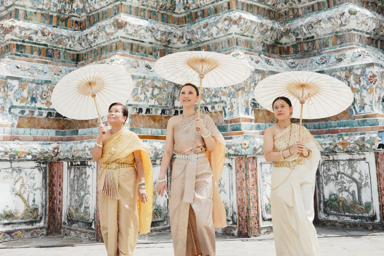 Photoshoot in Thai Costume