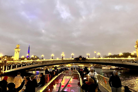 Paris : Croisière nocturne sur la Seine avec dégustation de gaufresParis : croisière nocturne sur la Seine avec dégustation de gaufre