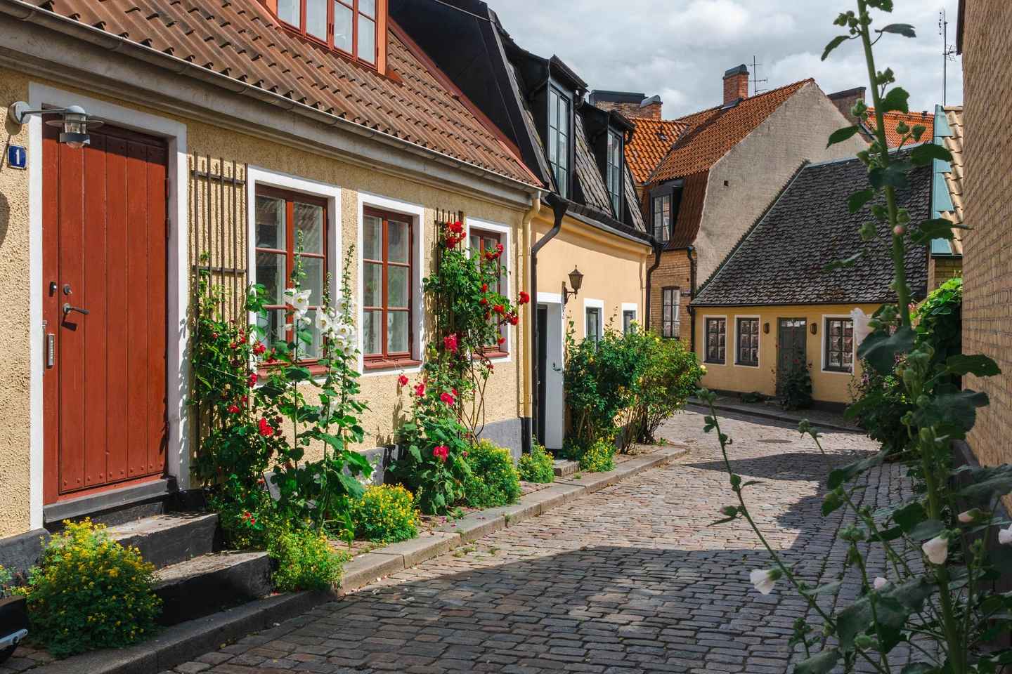Private Romantic Walking Tour: Lund with Cathedral and Ruins - Private Romantic Walking Tour: Lund with Cathedral and Ruins