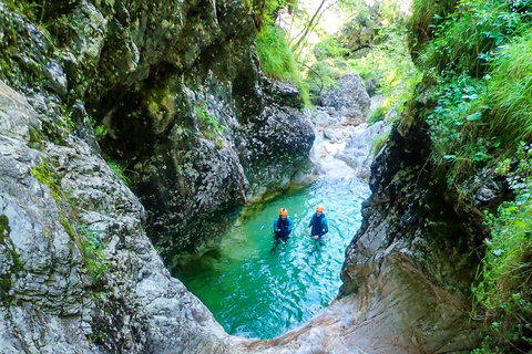 Bovec Äventyr: Canyoning i Triglav nationalparkBovec: Äventyrstur i kanjonen i Triglav nationalpark