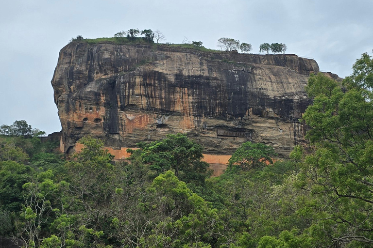 Kandy: Polonnaruwa, Sigiriya & Dambulla Private Tour