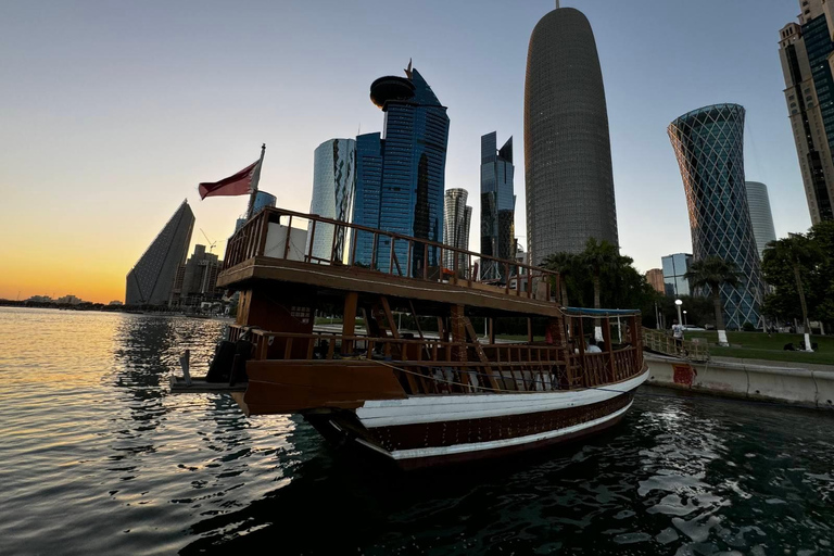 الدوحة: رحلة بحرية مسائية على متن قارب شراعي مع إطلالات بانورامية على الأفقالدوحة: رحلة بحرية على م