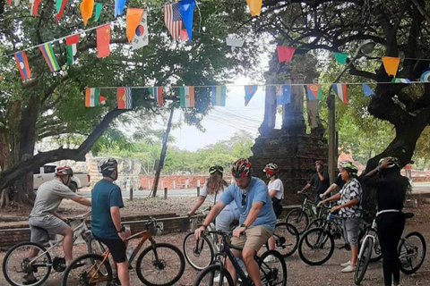 Ayutthaya: Colorful of Ayutthaya bicycle tour