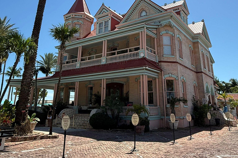 Miami: 2-Hour Tour of Key West's Historic District in French and English From Miami: 2-Hour Historic Key West Tour in French and English