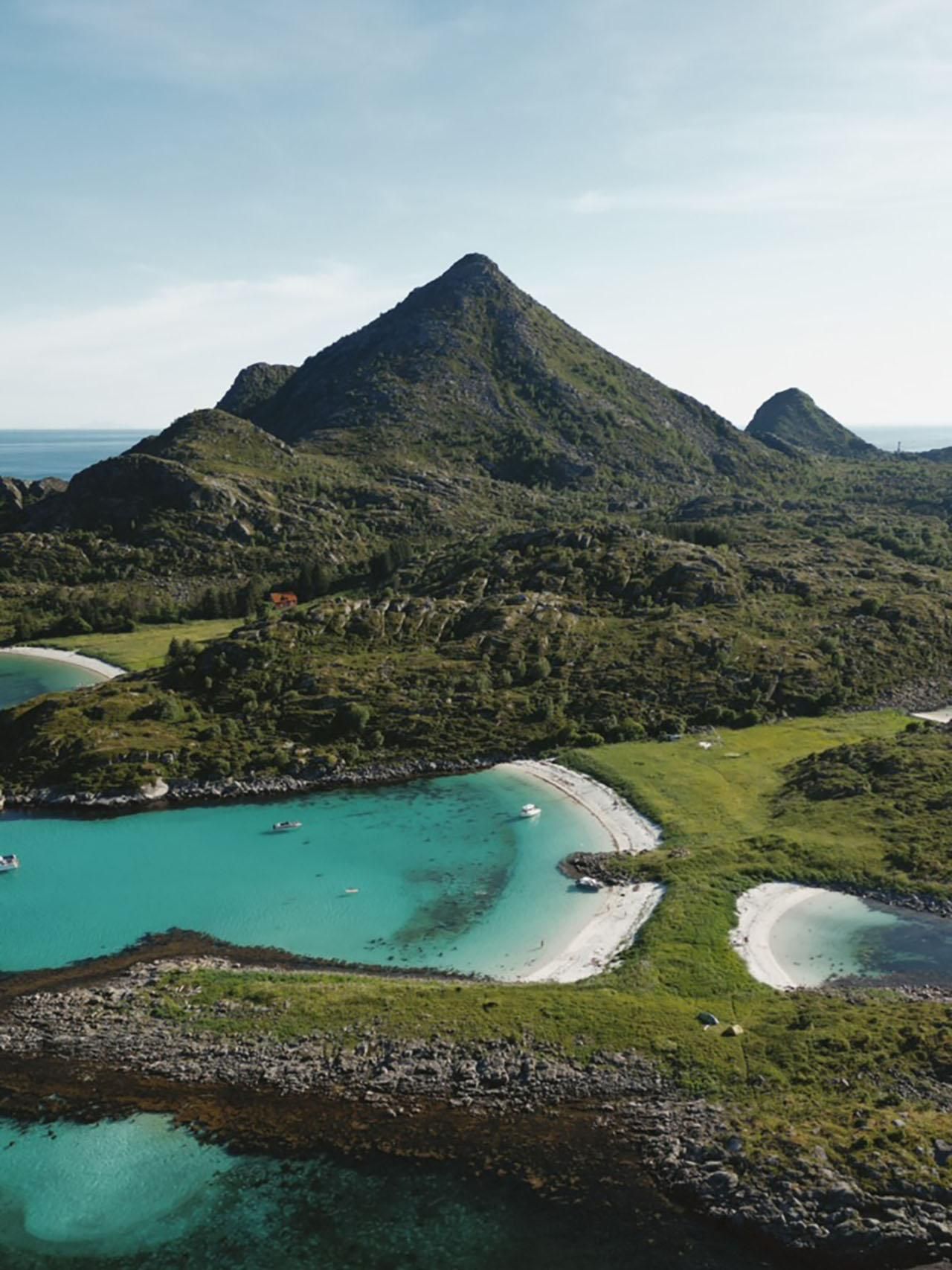 Svolvær: Sommerführung auf der Insel Skrova mit Fährfahrt