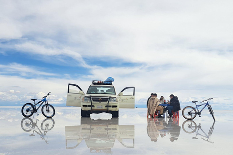 Salar de Uyuni: 1-day tour with sunset