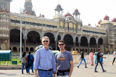 De Bangalore: Tour particular de um dia a Mysore com almoço e serviço de busca