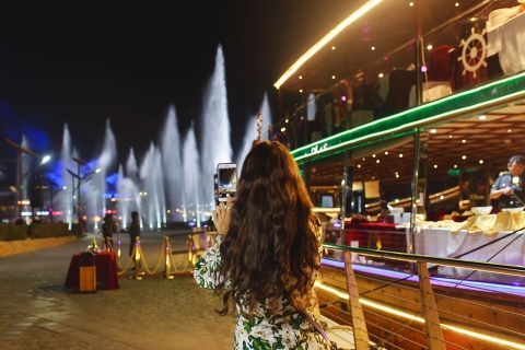 Dubai: luxe rondvaart met diner en optioneel vervoerRondvaart met vervoer en huisdrankjes