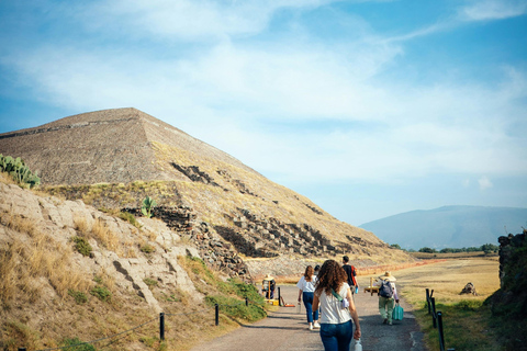 Città del Messico: tour di Teotihuacan, Tlatelolco e GuadalupeTour privato