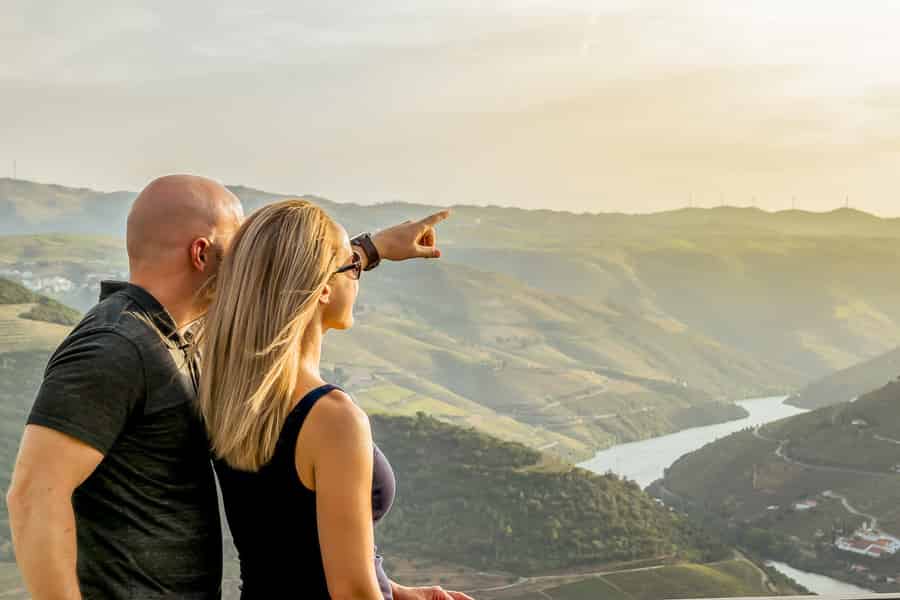 Ab Porto: Duero-Tal mit Weinprobe, Bootsfahrt und Essen