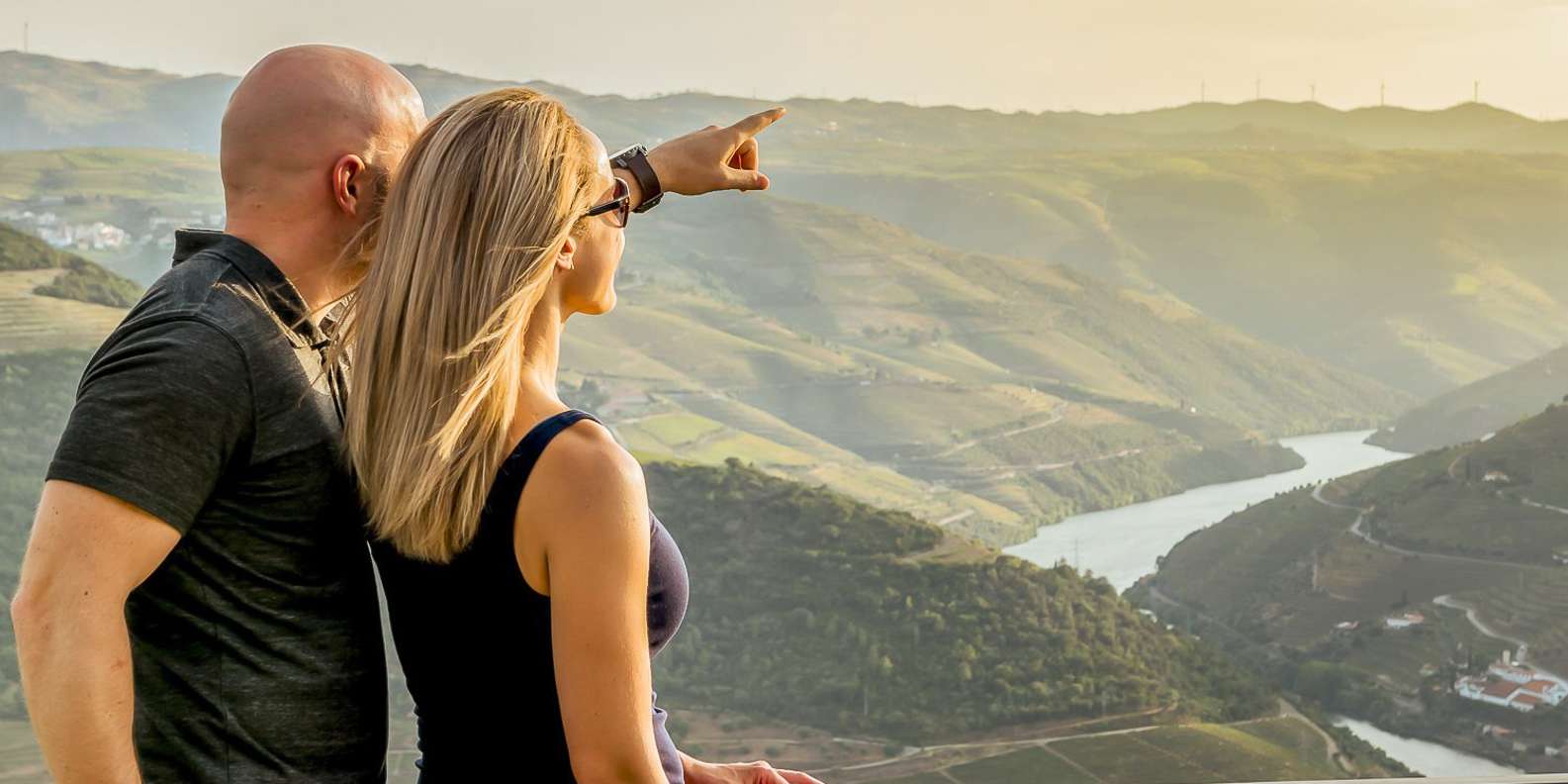 Porto: Douro Valley Tour with Wine Tasting, Cruise and Lunch