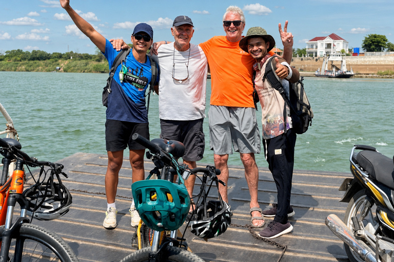Phnom Penh: Silk Island Cycling Aventure & Lunch with Locals