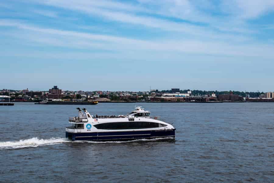 NYC: Governors Island Fähre und App-Tour. Foto: GetYourGuide NYC: Governors Island Fähre und App-Tour. Foto: GetYourGuide