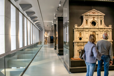 Florencia: pase de catedral con cúpula, baptisterio y cripta