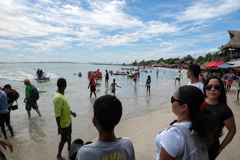 Punta Arena: Beach Day on the Island, Basic Plan, Lunch and Transportation. Cartagena: Simple Local Beach Day in Punta Arena with Lunch