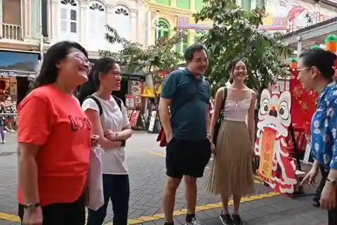 Chinatown Hidden Treasures Local Guided Walking Tour