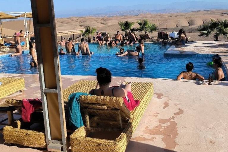 Marrakech : Dîner magique dans le désert d'Agafay, piscine, spectacles et musiqueMarrakech : Dîner magique dans le désert d'Agafay, musique live et spectacles