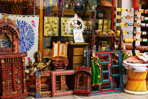 Udaipur: Culture, Crafts & Market Shopping Tour Udaipur Shopping Tour: Guide + Car