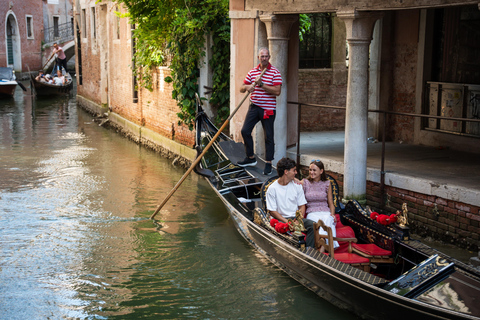 Venice: Fall in Love on a Private Grand Canal Gondola Ride