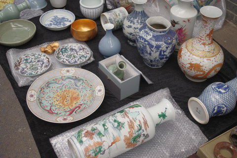 Hangzhou Ghost Market Adventure: Antique Hunt & Bargain