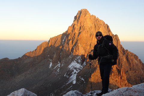 Monte Kenya: Tour di un giorno a piedi da Nairobi