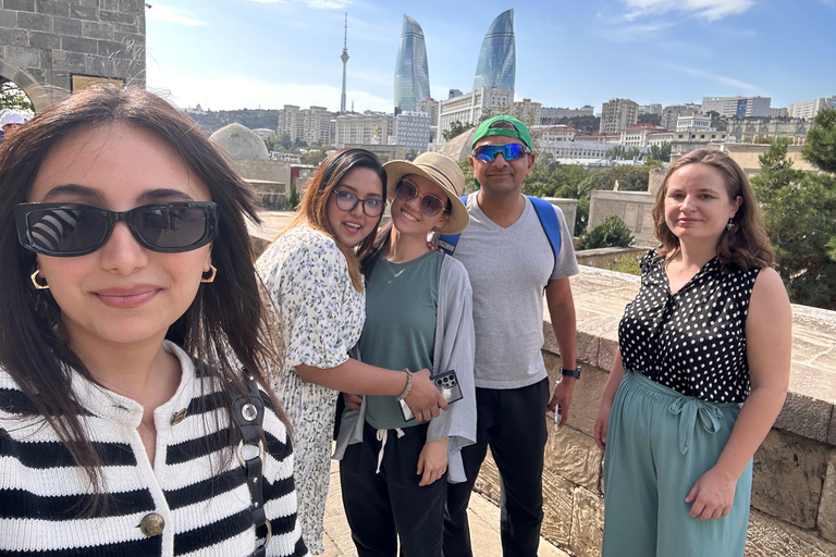 Excursão turística de meio dia pela cidade de BakuExcursão turística particular de meio dia pela cidade de Baku