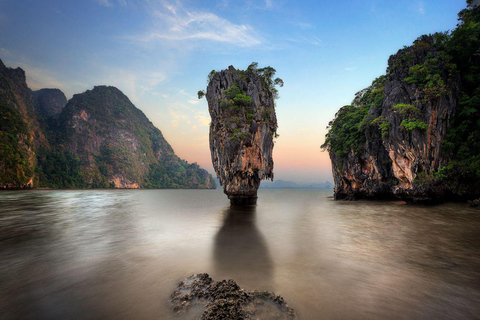 Da Khao Lak: Tour del tramonto e dell&#039;avventura in canoa alla James BondGuida turistica francese