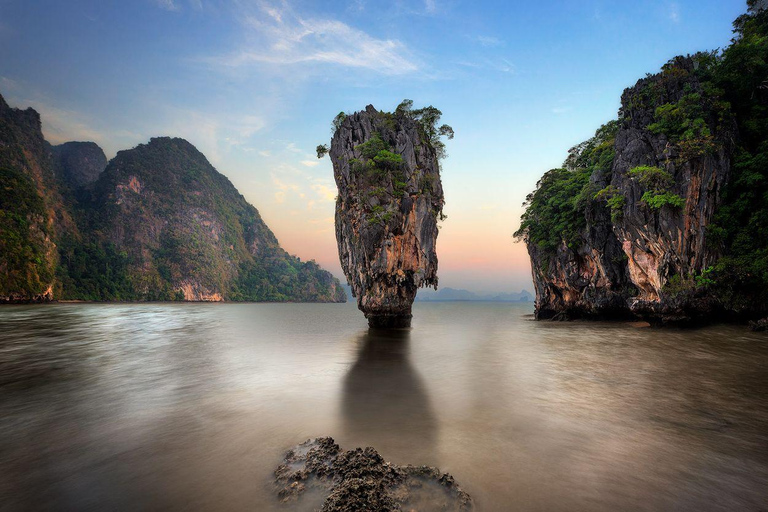 Da Khao Lak: Tour del tramonto e dell&#039;avventura in canoa alla James BondGuida turistica francese