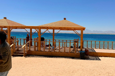 Hurghada: Private Speedboat to Magawish Island 8-hour Private Speedboat With Lunch