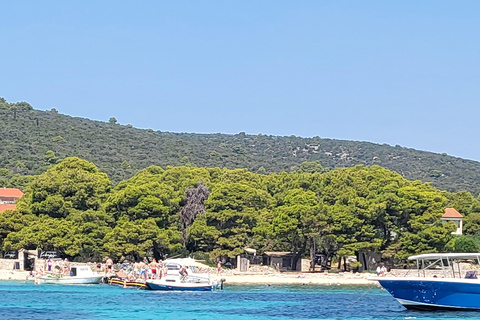 Wspaniała błękitna laguna, łódź motorowa, wino/woda i ręczniki w cenie.Włochy na plaży