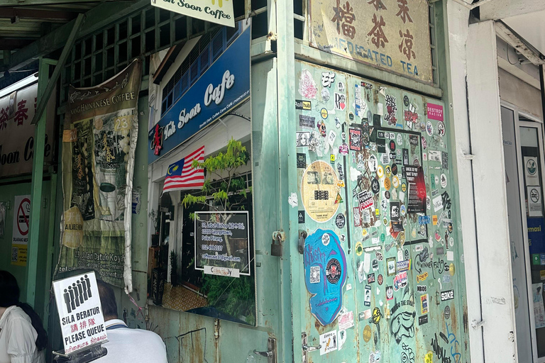 Penang Guided Day Tour with Georgetown, Batik & Beach Sunset